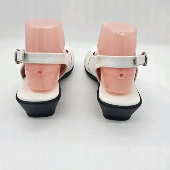 Easy Street Womens Fantasia Sandal Gathered Slip On Elastic Slingback White 7.5M - Picture 9 of 14